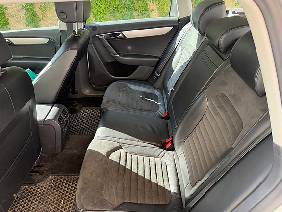 Volkswagen Passat 17 of 18