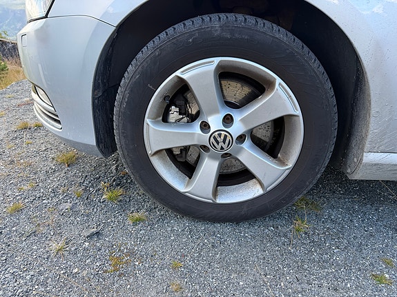 Volkswagen Passat 13 of 18