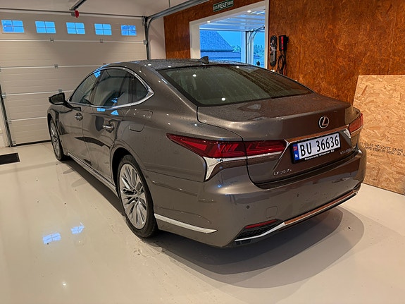Lexus LS500h 4 of 13