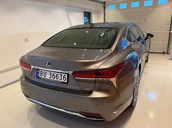Lexus LS500h 6 of 13