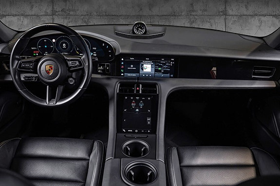 Porsche Taycan 4 17 of 29
