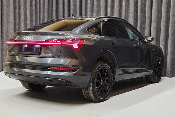 Audi e-tron Sportback 7 of 30