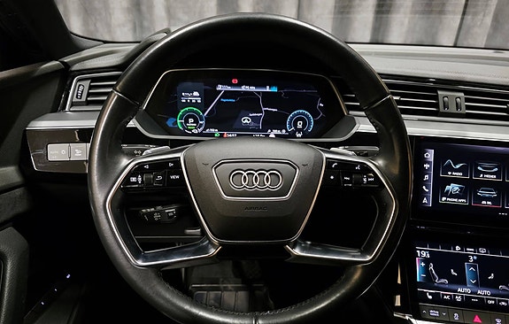 Audi e-tron Sportback 21 of 30