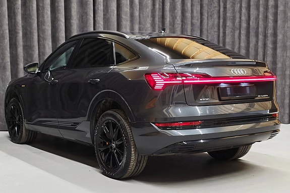 Audi e-tron Sportback 4 of 30