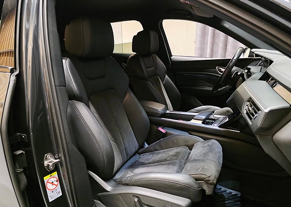 Audi e-tron Sportback 17 of 30