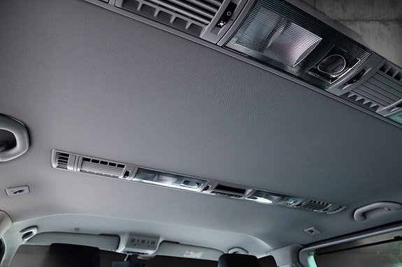 Volkswagen Multivan 15 of 30
