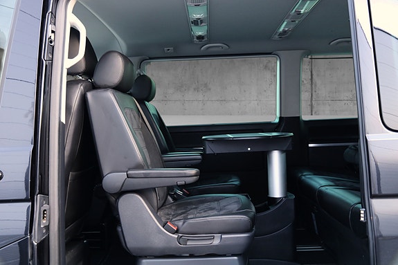 Volkswagen Multivan 16 of 30