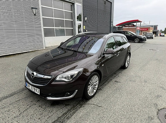 Opel Insignia 2 of 5