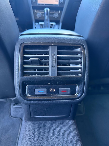 Volkswagen Passat 27 of 30