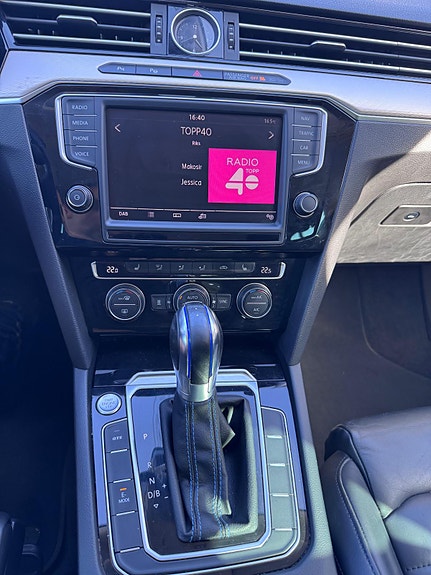 Volkswagen Passat 22 of 30
