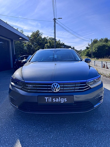 Volkswagen Passat 3 of 30