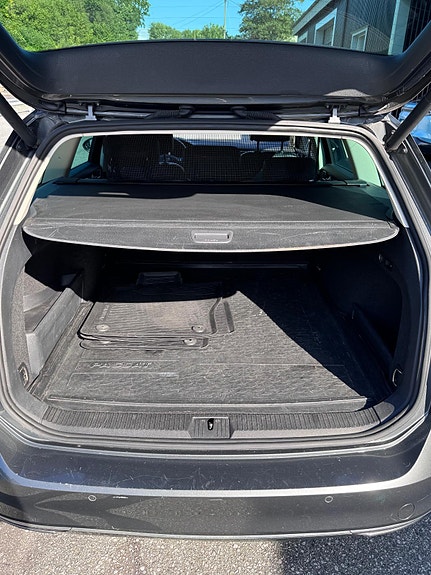 Volkswagen Passat 16 of 30