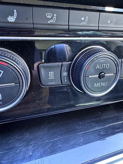 Volkswagen Passat 26 of 30