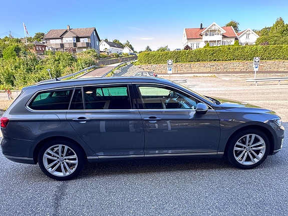 Volkswagen Passat 9 of 30