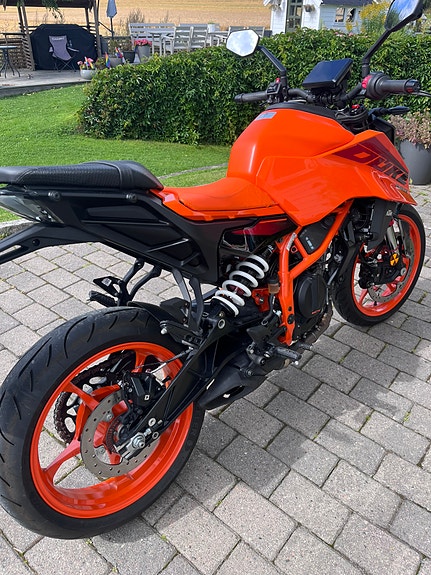 KTM 390 duke 2 of 8