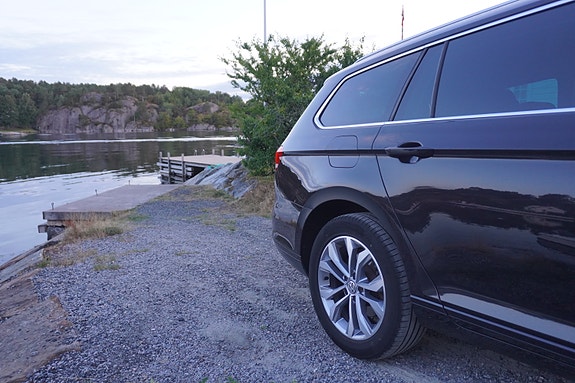 Volkswagen Passat 14 of 30