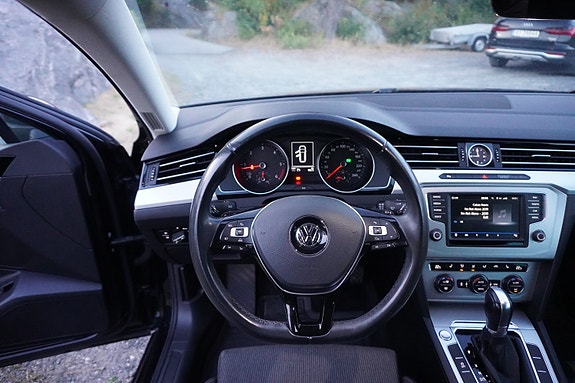 Volkswagen Passat 20 of 30
