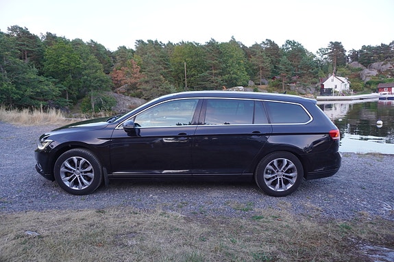Volkswagen Passat 8 of 30