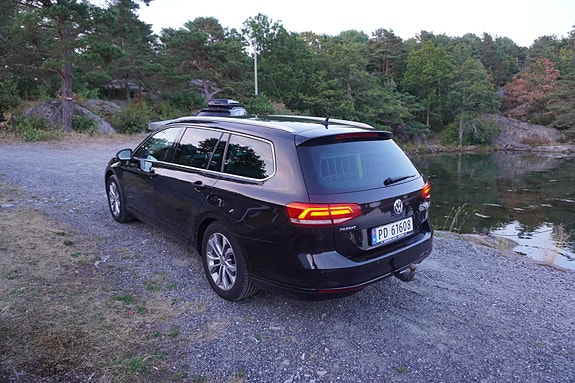 Volkswagen Passat 9 of 30