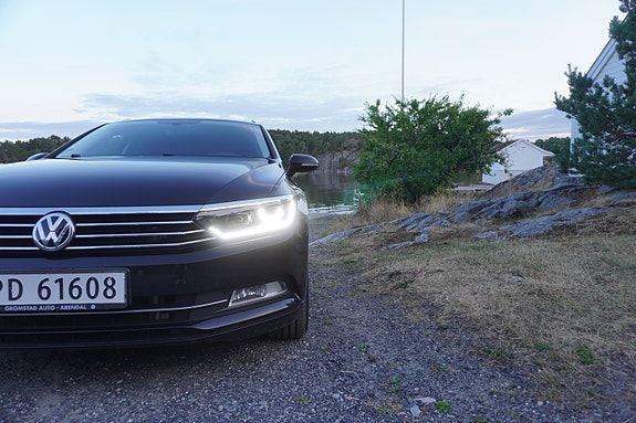 Volkswagen Passat 5 of 30