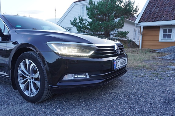 Volkswagen Passat 7 of 30