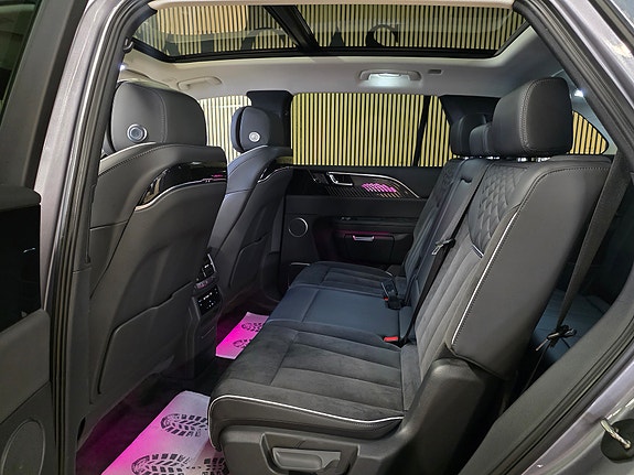 Hongqi E-HS9 28 of 30