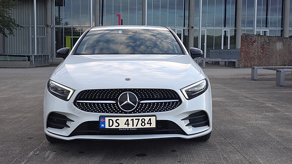 Mercedes-Benz A250 e 9 of 30