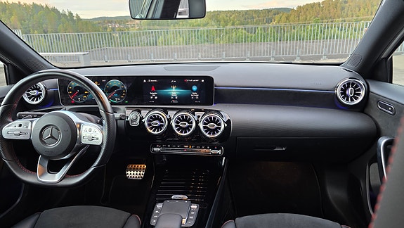 Mercedes-Benz A250 e 24 of 30