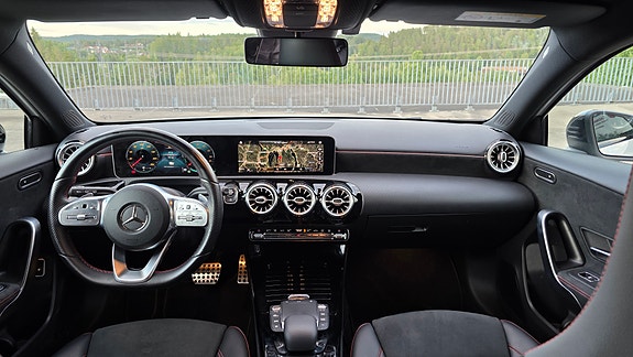 Mercedes-Benz A250 e 23 of 30