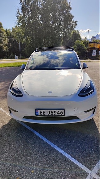 Tesla Model Y 11 of 30
