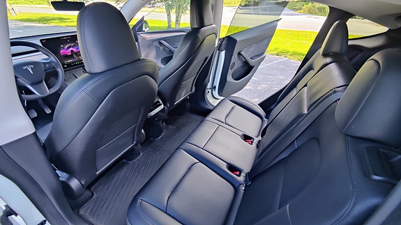 Tesla Model Y 29 of 30
