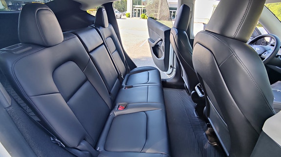 Tesla Model Y 23 of 30
