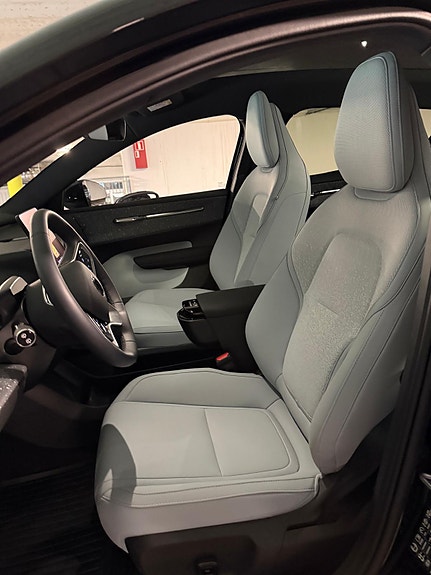 Volvo EX30 12 of 13