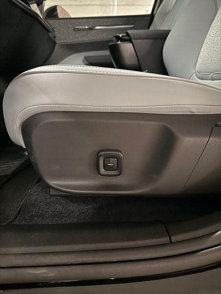 Volvo EX30 13 of 13