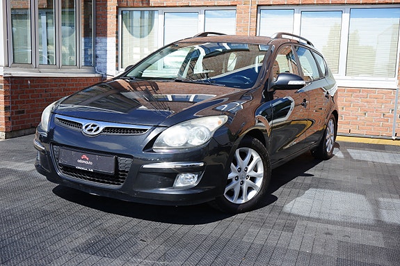 Hyundai i30 2 of 30
