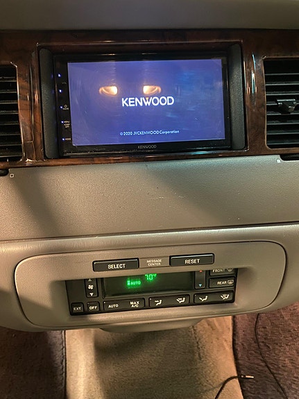 Lincoln Town Car 16 of 21