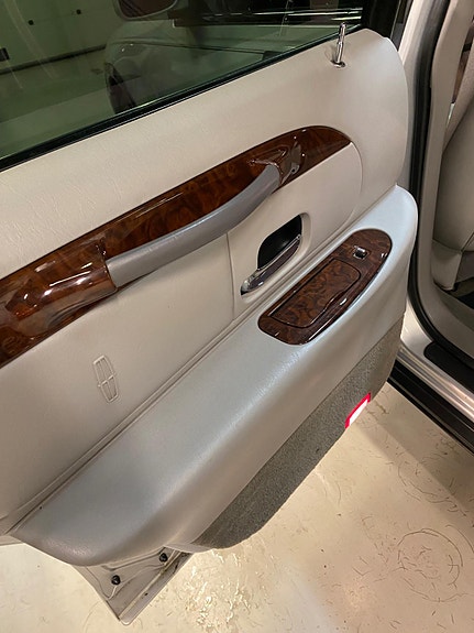 Lincoln Town Car 13 of 21