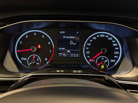 Volkswagen Polo 17 of 26