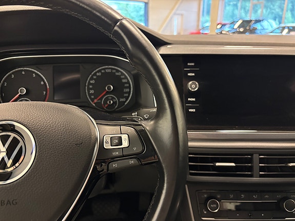 Volkswagen Polo 16 of 26