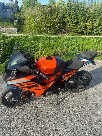 KTM RC 390 3 of 13