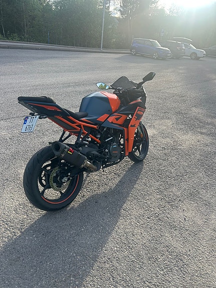 KTM RC 390 8 of 13