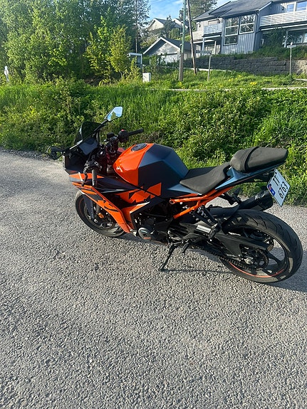KTM RC 390 5 of 13
