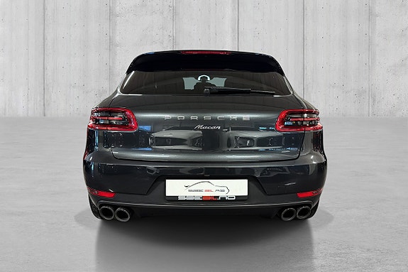 Porsche Macan 6 of 23
