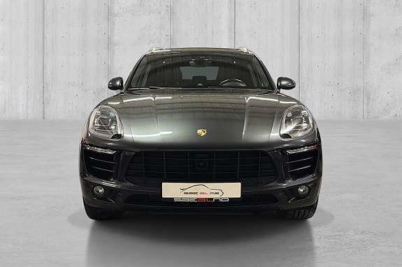 Porsche Macan 2 of 23