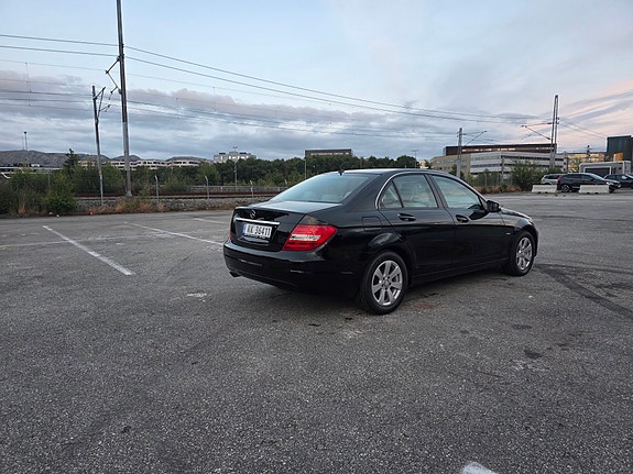Mercedes-Benz C180 d 8 of 22