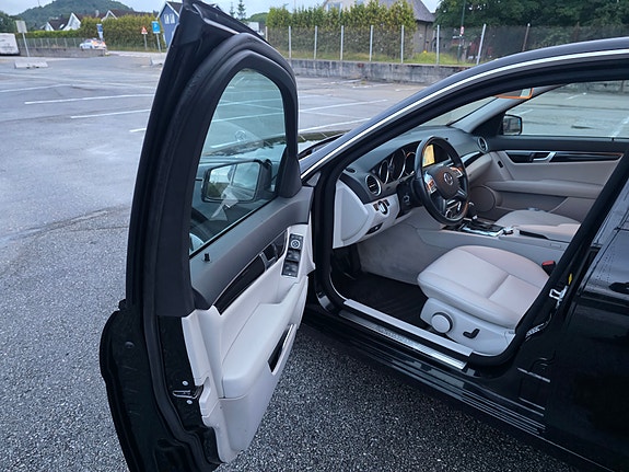 Mercedes-Benz C180 d 14 of 22