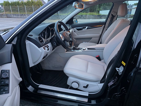 Mercedes-Benz C180 d 15 of 22