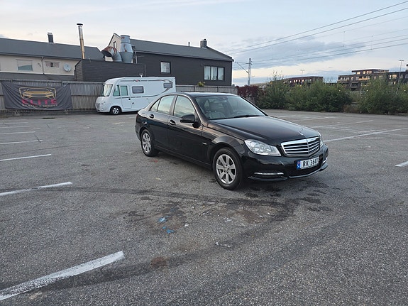 Mercedes-Benz C180 d 12 of 22