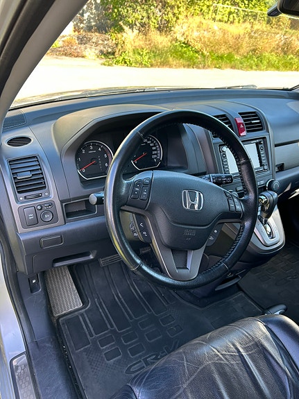Honda CR-V 7 of 16
