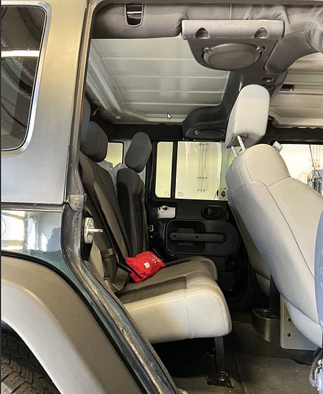 Jeep Wrangler 13 of 24